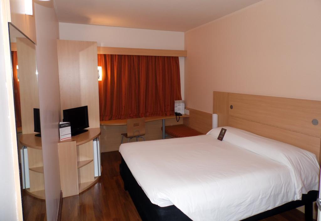 Ibis 3*